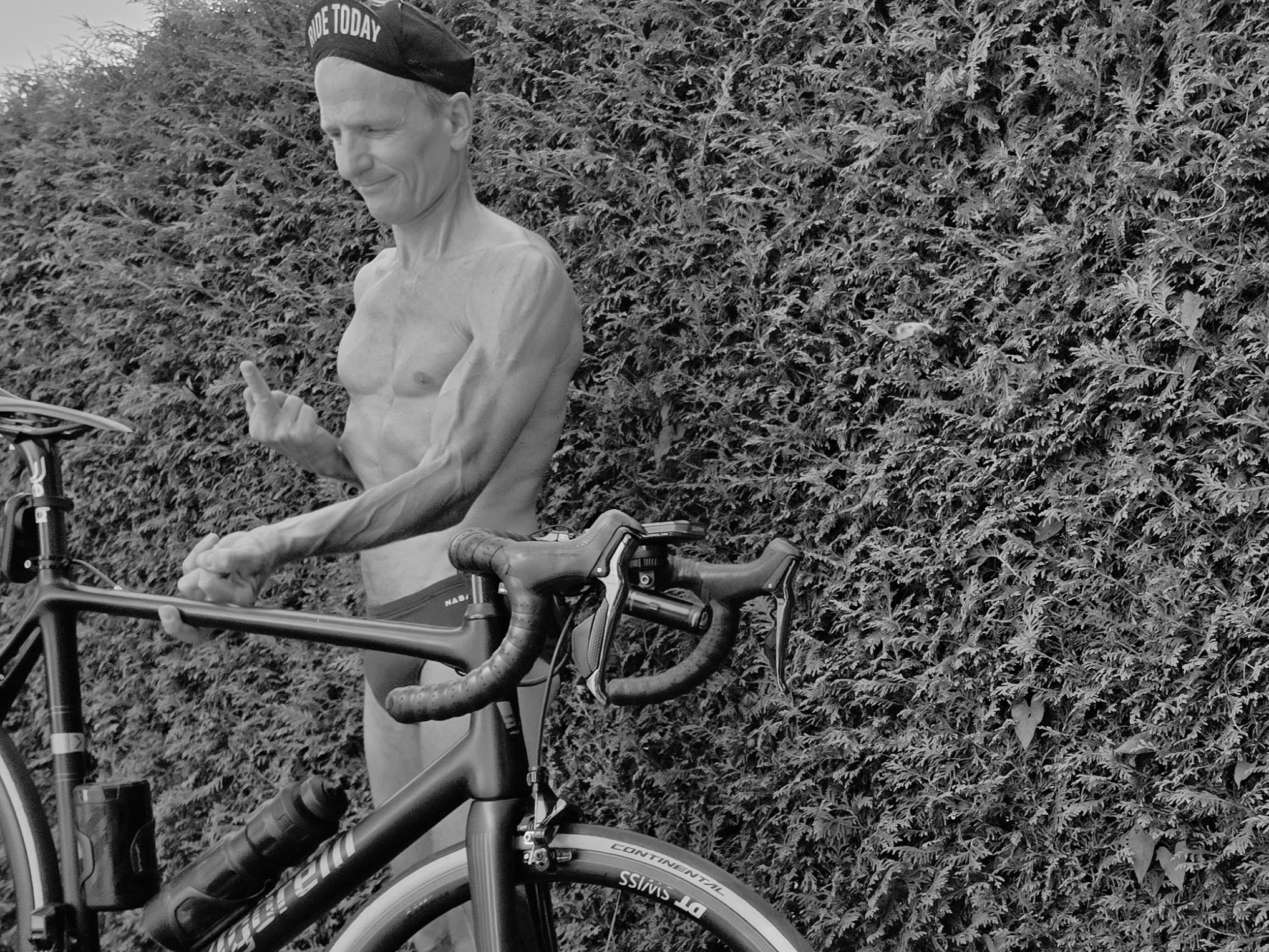 Marc zeigt dem Velo Freccia Nera den Stinkefinger