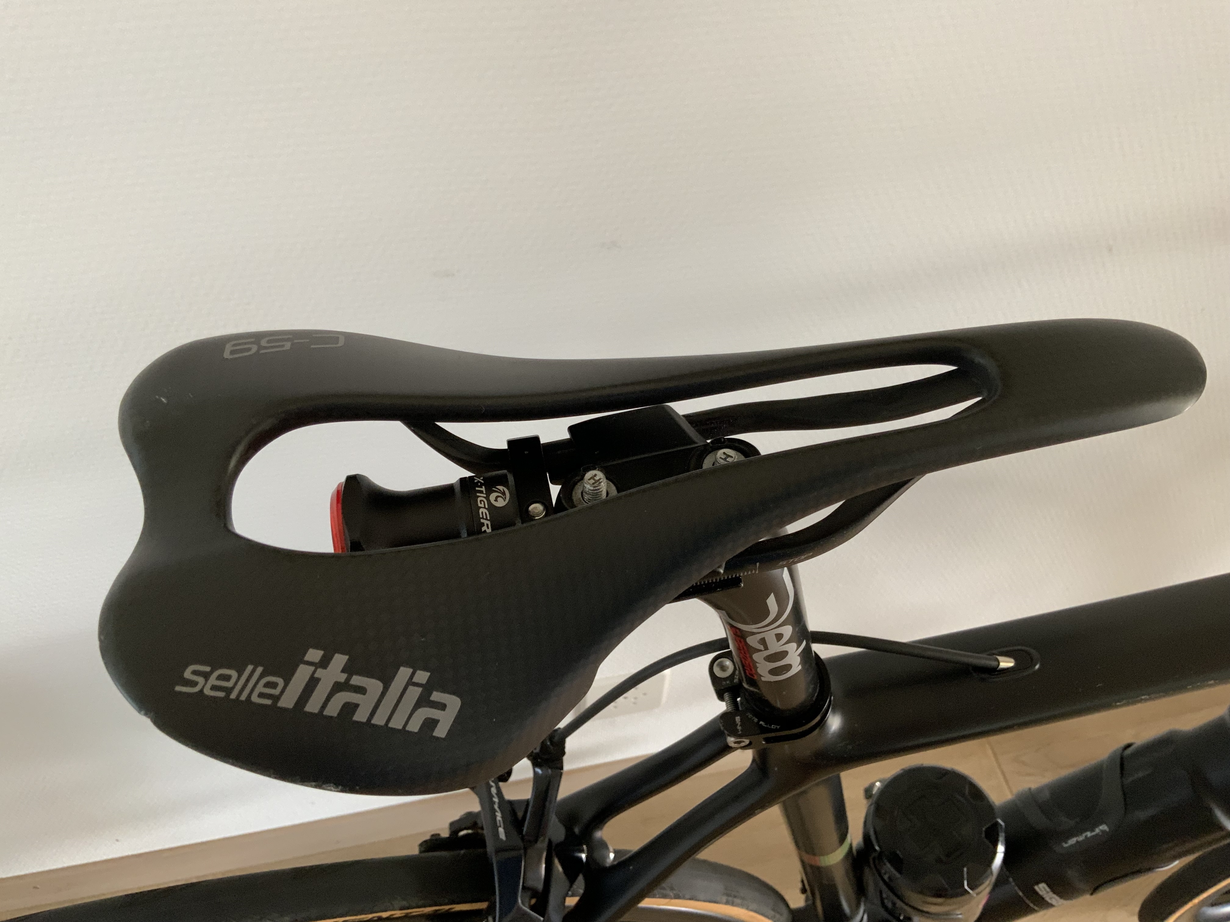 Der Carbonsattel von Freccia Nera